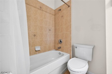 Beautiful home located in the highly desirable Catalina Isles - photo 16