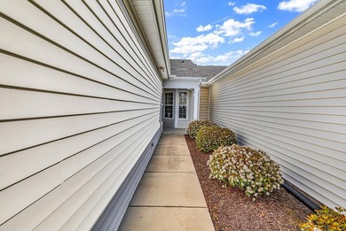 Welcome to 1521-C Palmina Loop, where low-maintenance living - photo 4