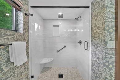 Fully furnished and beautifully renovated lakefront condo at - photo 25