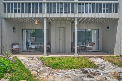 Fully furnished and beautifully renovated lakefront condo at - photo 29