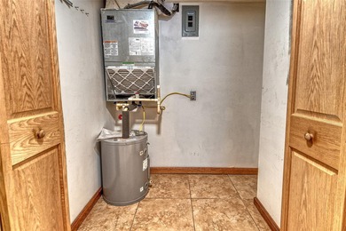 WOW.  HUGE PRICE REDUCTION!! This spacious 2-bedroom, 2-bath - photo 34