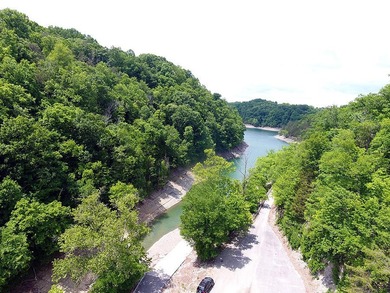 Turn Key Lake Cumberland Cottage on Large Lot w/ Storage - photo 12