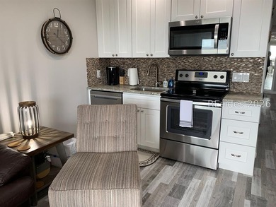 Another fantastic direct oceanfront villa at HHBT. This one has - photo 3