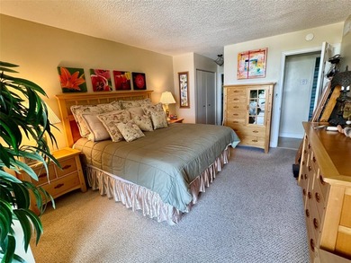 Enjoy direct water views from every room of the pool, marina and - photo 10
