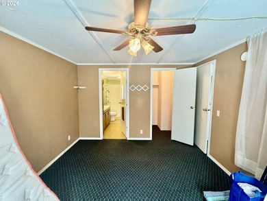 Welcome home to this 3 bedroom, 2 bathroom double-wide - photo 11