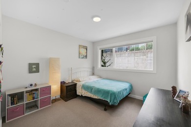 Breathtaking views and a private backyard! Bright and - photo 12