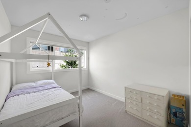 Breathtaking views and a private backyard! Bright and - photo 13
