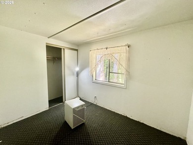 Welcome home to this 3 bedroom, 2 bathroom double-wide - photo 19