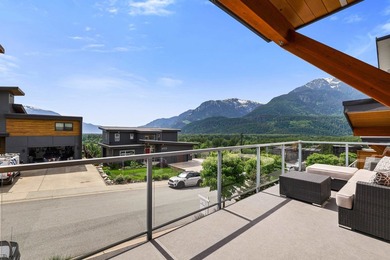 Breathtaking views and a private backyard! Bright and - photo 20