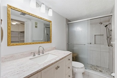 Very rare and highly sought after 3 bedroom, 2 1/2 bath - photo 20