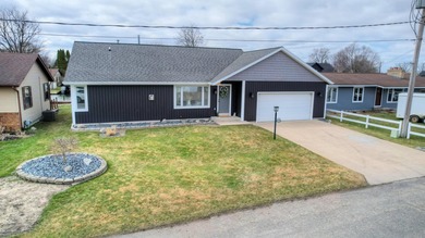 Gun Lake - Barry County Home For Sale in Shelbyville Michigan