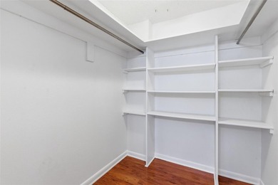 Very rare and highly sought after 3 bedroom, 2 1/2 bath - photo 21