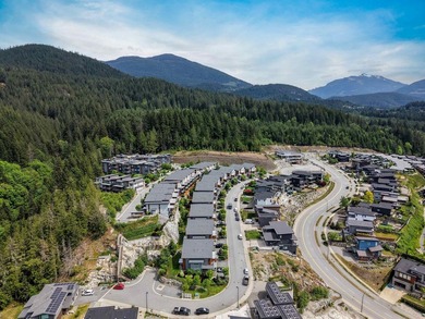 Breathtaking views and a private backyard! Bright and - photo 22