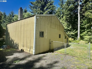 Welcome home to this 3 bedroom, 2 bathroom double-wide - photo 27