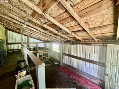 Welcome home to this 3 bedroom, 2 bathroom double-wide - photo 29