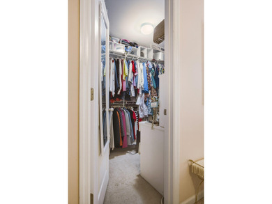 Welcome to this sophisticated and coveted end-unit townhome in - photo 30