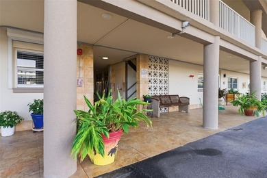 Very rare and highly sought after 3 bedroom, 2 1/2 bath - photo 30