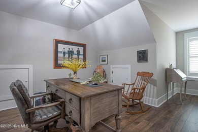 ''LOCK-IT AND LEAVE-IT! Stunning and move-in ready! With calming - photo 31