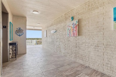 Very rare and highly sought after 3 bedroom, 2 1/2 bath - photo 32