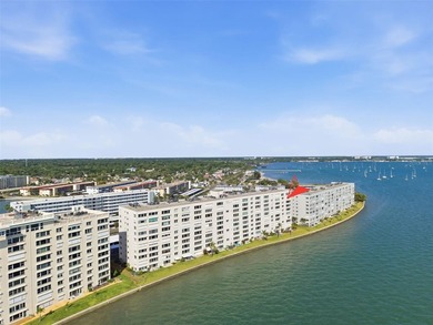 Very rare and highly sought after 3 bedroom, 2 1/2 bath - photo 34