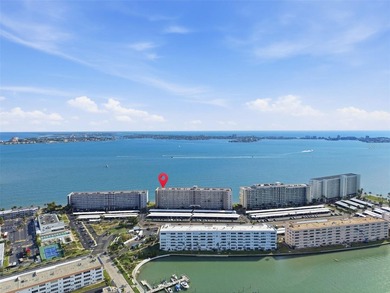 Very rare and highly sought after 3 bedroom, 2 1/2 bath - photo 38