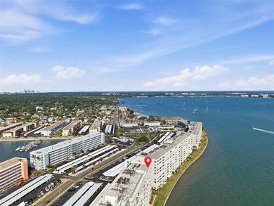 Very rare and highly sought after 3 bedroom, 2 1/2 bath - photo 41