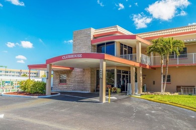 Very rare and highly sought after 3 bedroom, 2 1/2 bath - photo 43