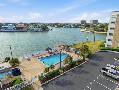Very rare and highly sought after 3 bedroom, 2 1/2 bath - photo 49