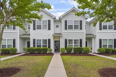 Immaculate and move-in ready, this 2 bedroom, 2.5 bath townhouse - photo 1
