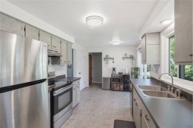 Open house Sat 6/20,1-3pm and Sun 6/21, 11am-1pm. This charming - photo 12
