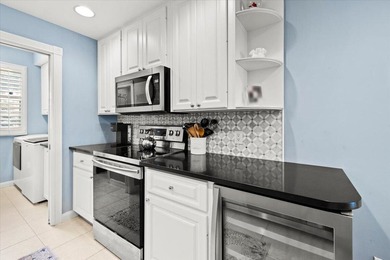 Beautiful Townhome in the center of Palm Beach Gardens with easy - photo 12