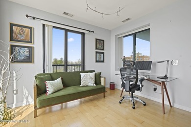 Nestled in the heart of downtown, this modern boutique building - photo 5