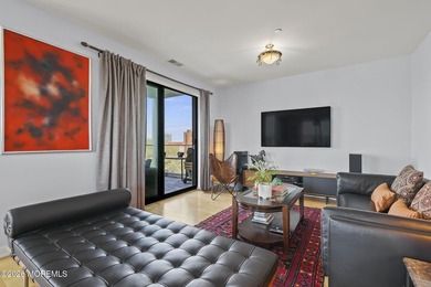 Nestled in the heart of downtown, this modern boutique building - photo 6