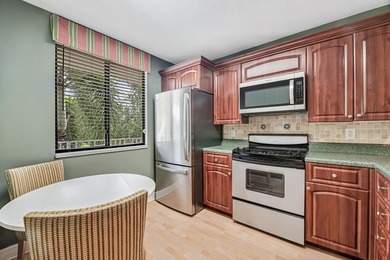 Overlooking the redesigned Via Mizner Golf Course, this spacious - photo 16