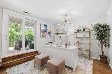 Welcome to this beautifully updated 3-bedroom, 2.5-bath - photo 7