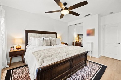 Beautiful Townhome in the center of Palm Beach Gardens with easy - photo 17