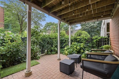 Welcome to this beautifully updated 3-bedroom, 2.5-bath - photo 8