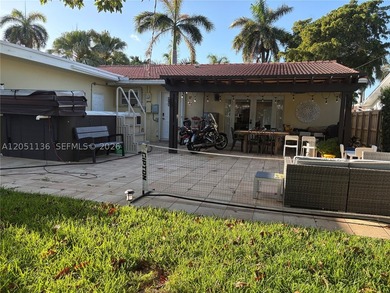 Nestled in one of Hollywood's most desirable neighborhoods, this - photo 21