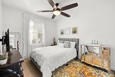 Beautiful Townhome in the center of Palm Beach Gardens with easy - photo 24
