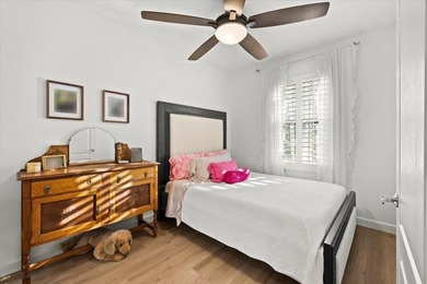 Beautiful Townhome in the center of Palm Beach Gardens with easy - photo 29