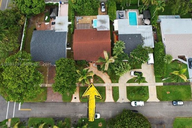 Nestled in one of Hollywood's most desirable neighborhoods, this - photo 34