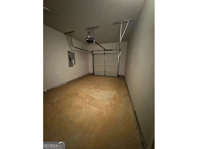 Move-in ready 3 bedroom, 2.5 bathroom townhome in Milledgeville - photo 4