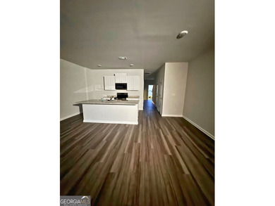 Move-in ready 3 bedroom, 2.5 bathroom townhome in Milledgeville - photo 6