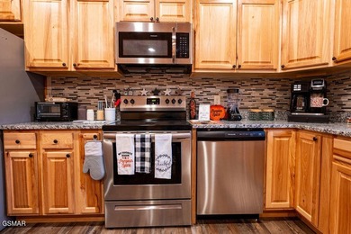STR Cabin on the Lake! $52,394 already booked for 2026 as of - photo 9
