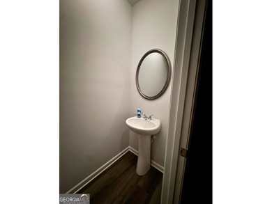 Move-in ready 3 bedroom, 2.5 bathroom townhome in Milledgeville - photo 10