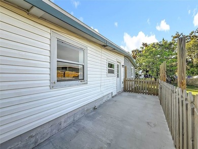 Virtually Staged. Looking for a home that blends comfort - photo 11