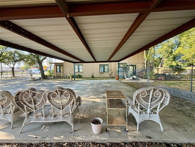 LOCATION, LOCATION, LOCATION! DON'T MISS THIS RARE OPPORTUNITY - photo 12