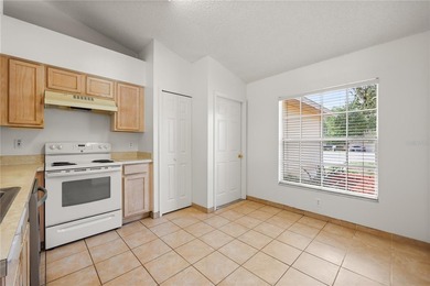 PRICE IMPROVEMENT !! Welcome to this beautifully maintained - photo 4