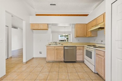 PRICE IMPROVEMENT !! Welcome to this beautifully maintained - photo 5