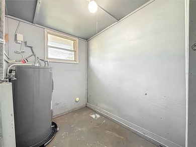 Virtually Staged. Looking for a home that blends comfort - photo 16